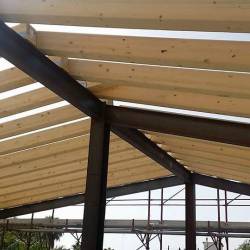 Dettagli della copertura in legno