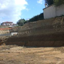 Realizzazione scavo per muro di sostegno
